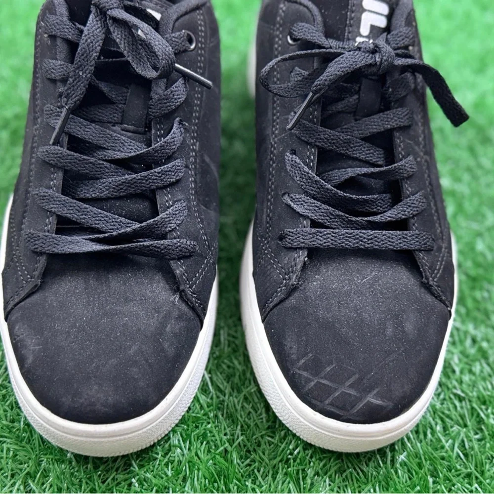 Fila Black and White Women’s Sneakers Size‎ 9